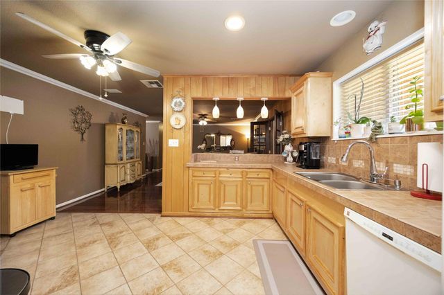 15016 Fm 1887 Road, Hempstead, TX 77445