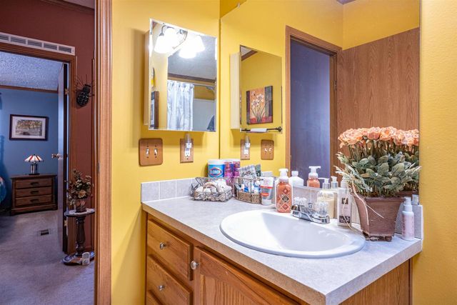 399 Oakbrook Drive, Wisconsin Dells, WI 53965