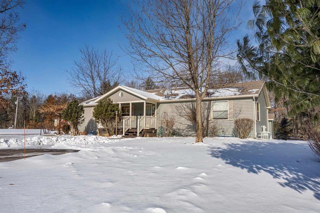 399 Oakbrook Drive, Wisconsin Dells, WI 53965