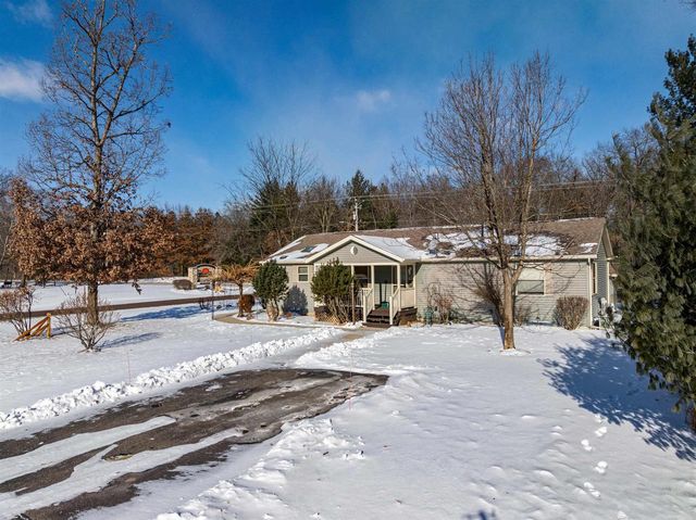 399 Oakbrook Drive, Wisconsin Dells, WI 53965