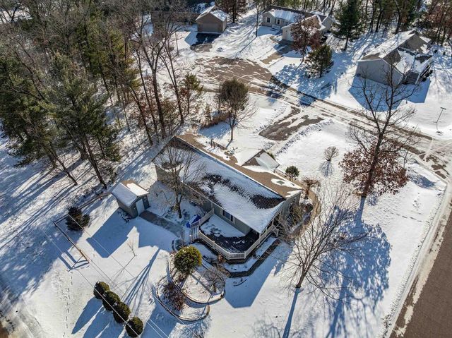 399 Oakbrook Drive, Wisconsin Dells, WI 53965