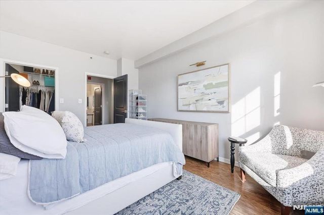 15 Freedom Way 412, Jersey City, NJ 07305