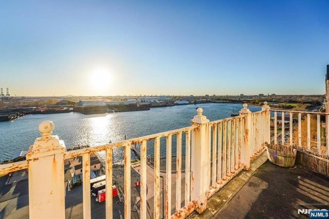 15 Freedom Way 412, Jersey City, NJ 07305