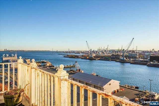 15 Freedom Way 412, Jersey City, NJ 07305