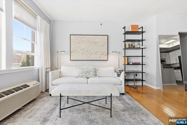 15 Freedom Way 412, Jersey City, NJ 07305