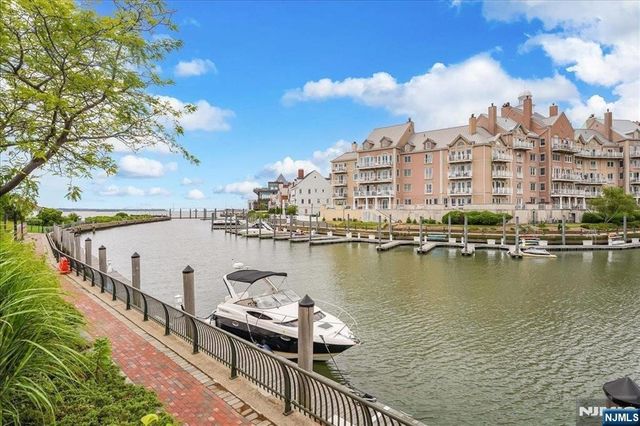 15 Freedom Way 412, Jersey City, NJ 07305