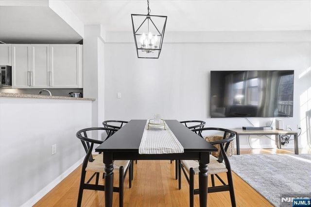 15 Freedom Way 412, Jersey City, NJ 07305