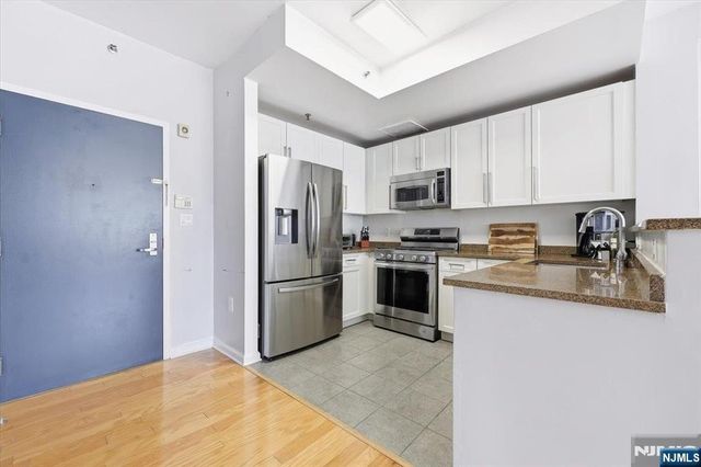 15 Freedom Way 412, Jersey City, NJ 07305
