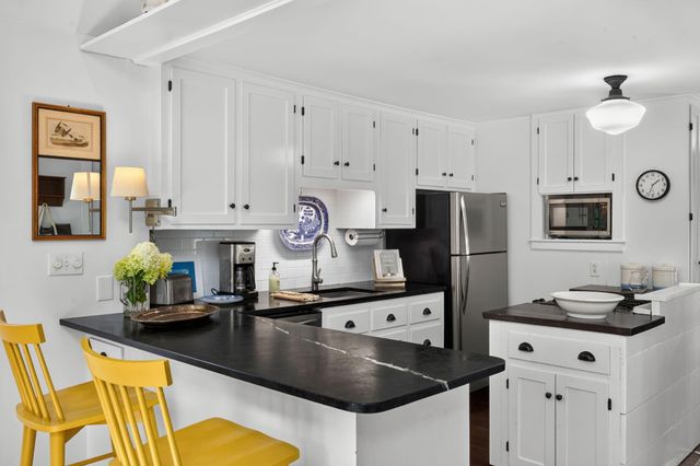 1210 County Road, Cataumet, MA 02534