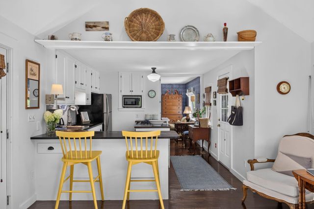 1210 County Road, Cataumet, MA 02534