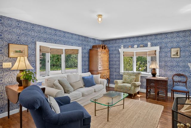 1210 County Road, Cataumet, MA 02534