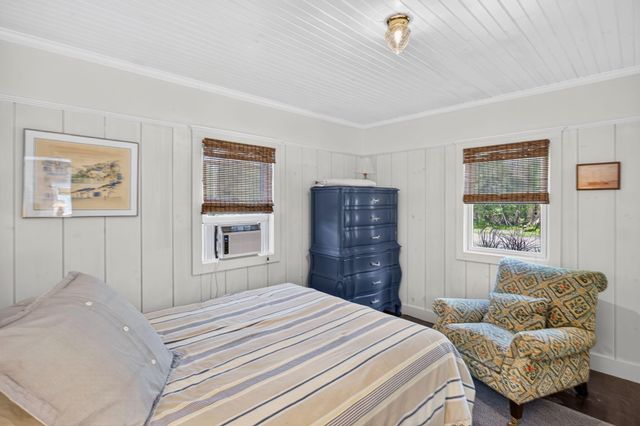 1210 County Road, Cataumet, MA 02534