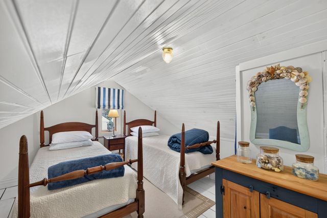 1210 County Road, Cataumet, MA 02534