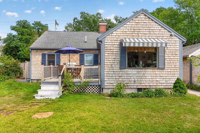 1210 County Road, Cataumet, MA 02534