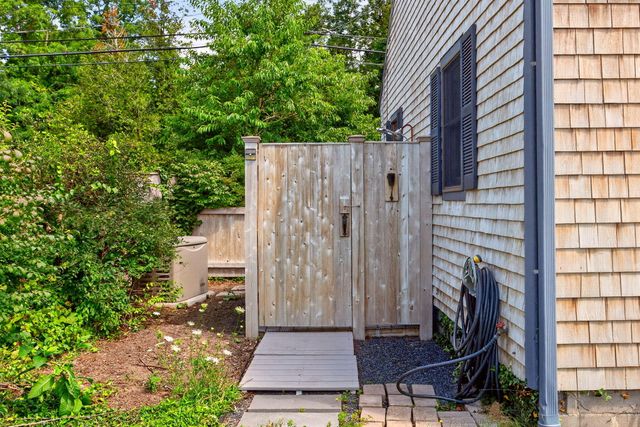 1210 County Road, Cataumet, MA 02534