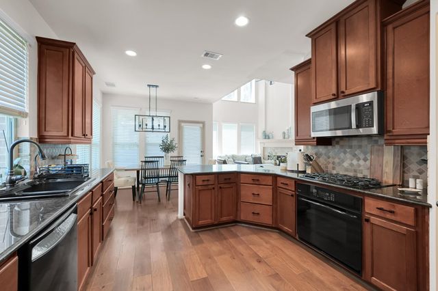 158 S Vershire Circle, The Woodlands, TX 77354