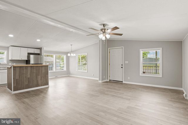 300 DEAN ST, Elizabethtown, PA 17022