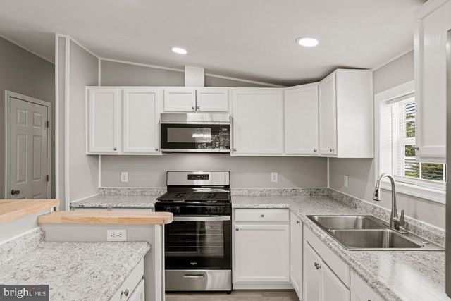 300 DEAN ST, Elizabethtown, PA 17022