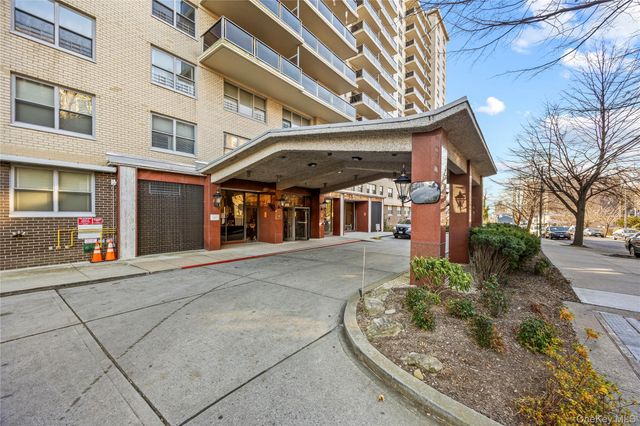 175-20 Wexford Terrace 7D, Jamaica Estates, NY 11432