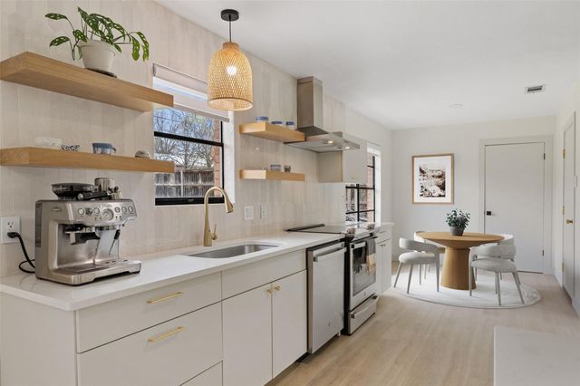 1001 E Applegate DR, Austin, TX 78753