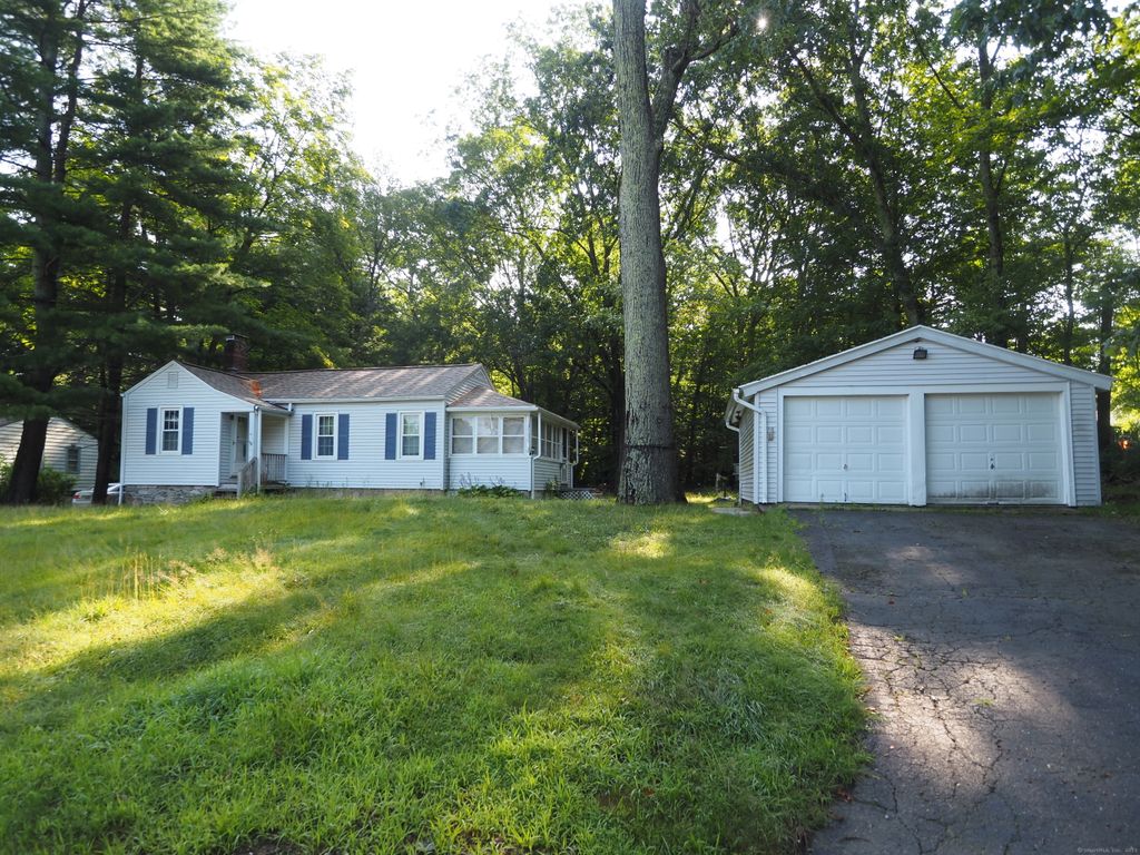 45 Macht Road, Columbia, CT 06237