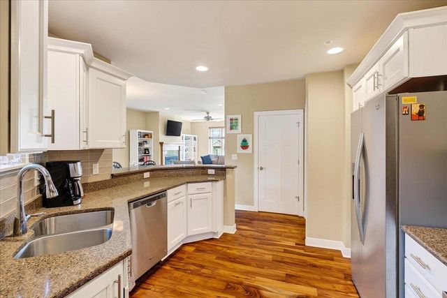 1422 SMITHFIELD Drive, Sun Prairie, WI 53590