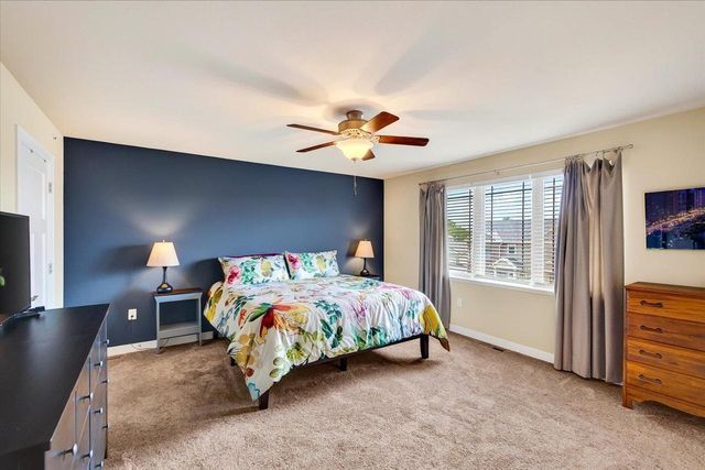 1422 SMITHFIELD Drive, Sun Prairie, WI 53590