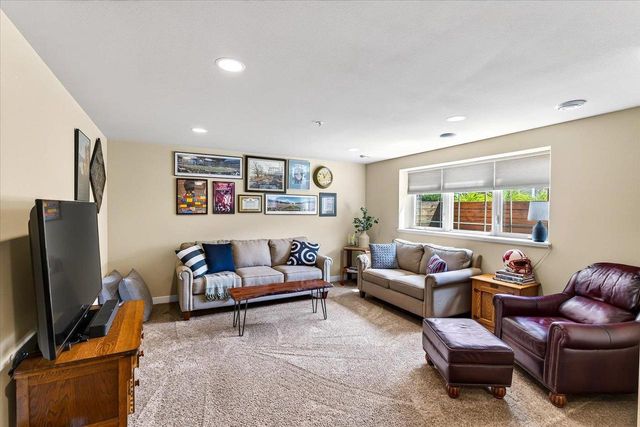 1422 SMITHFIELD Drive, Sun Prairie, WI 53590