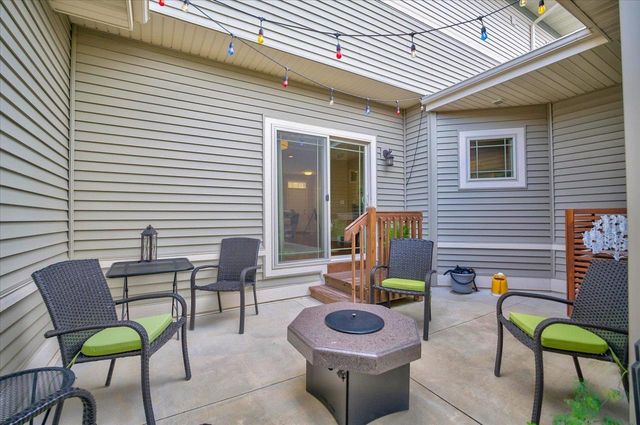 1422 SMITHFIELD Drive, Sun Prairie, WI 53590
