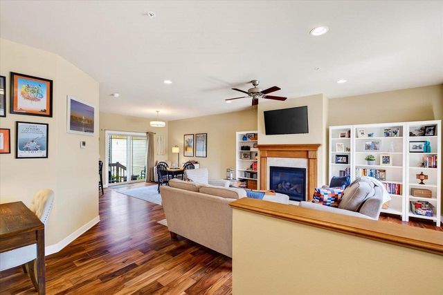 1422 SMITHFIELD Drive, Sun Prairie, WI 53590