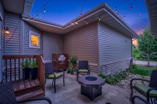 1422 SMITHFIELD Drive, Sun Prairie, WI 53590