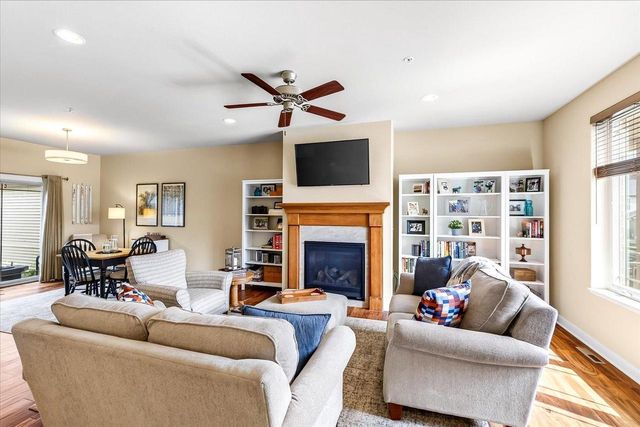 1422 SMITHFIELD Drive, Sun Prairie, WI 53590