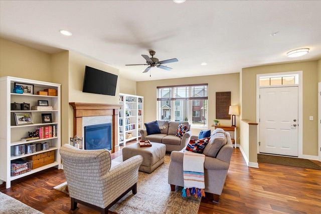1422 SMITHFIELD Drive, Sun Prairie, WI 53590