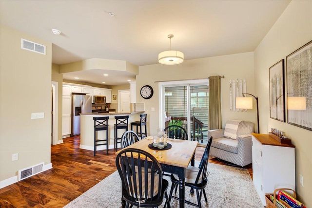 1422 SMITHFIELD Drive, Sun Prairie, WI 53590