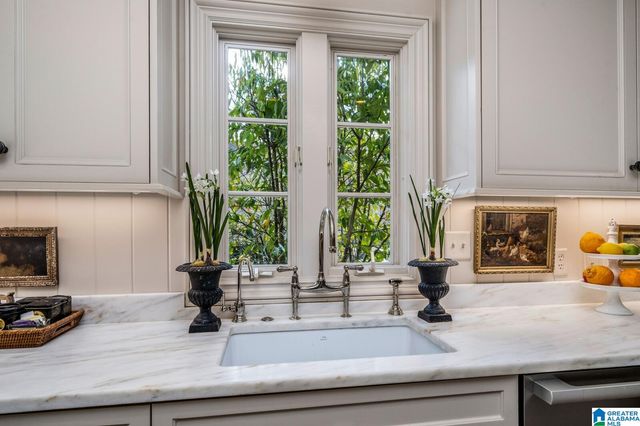 5301 WOODFORD DRIVE, Birmingham, AL 35242