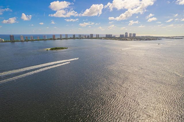 101 Doolen Court 210, North Palm Beach, FL 33408