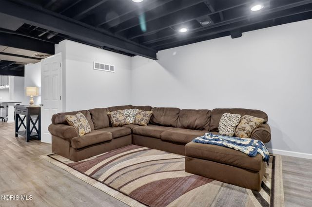 7543 Castle Ridge Road, Toledo, OH 43617