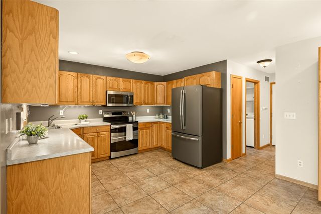 45 Heron Circle, Iowa City, IA 52245