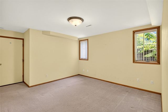 45 Heron Circle, Iowa City, IA 52245