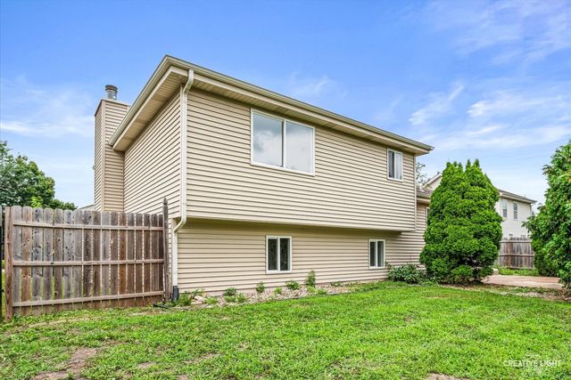 1702 Pebble Beach Drive, Plainfield, IL 60586
