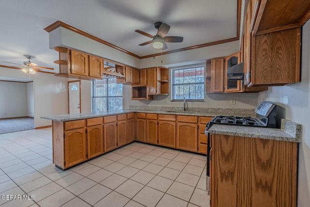 11640 Peters Road, Socorro, TX 79927