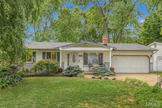 1940 Danelle Drive, Florissant, MO 63031