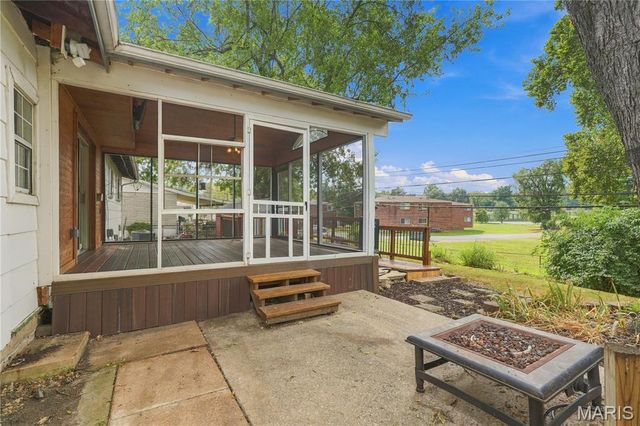 1940 Danelle Drive, Florissant, MO 63031