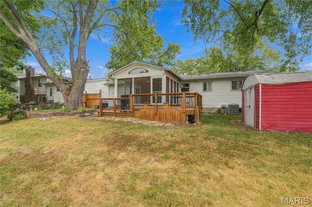 1940 Danelle Drive, Florissant, MO 63031
