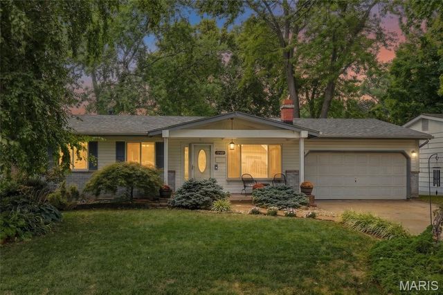 1940 Danelle Drive, Florissant, MO 63031