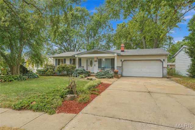1940 Danelle Drive, Florissant, MO 63031