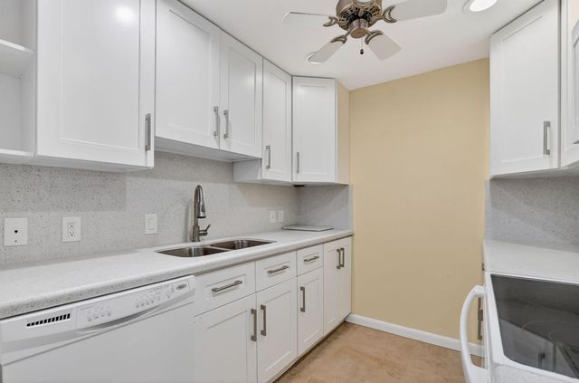 2070 NEWPORT Q Drive, Deerfield Beach, FL 33442