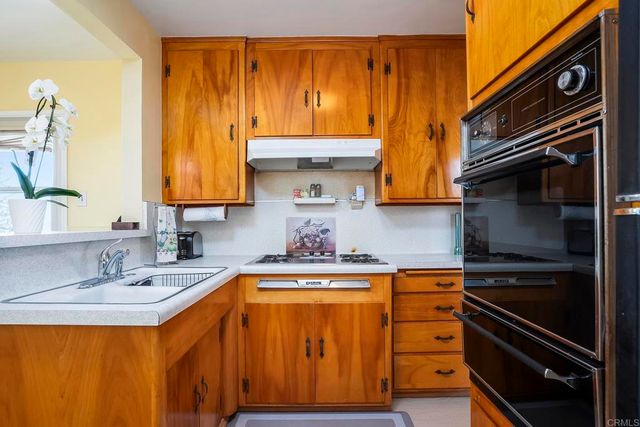 2726 Comstock St, San Diego, CA 92111