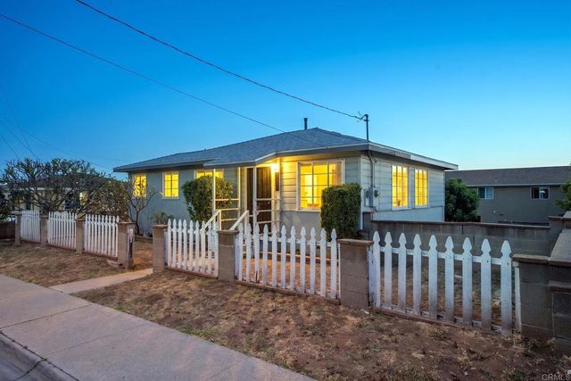 2726 Comstock St, San Diego, CA 92111