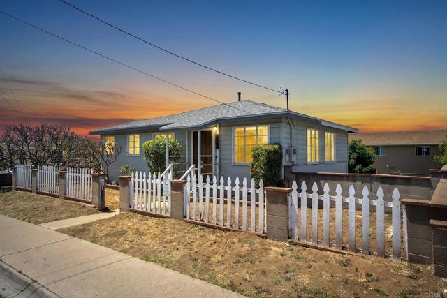 2726 Comstock St, San Diego, CA 92111